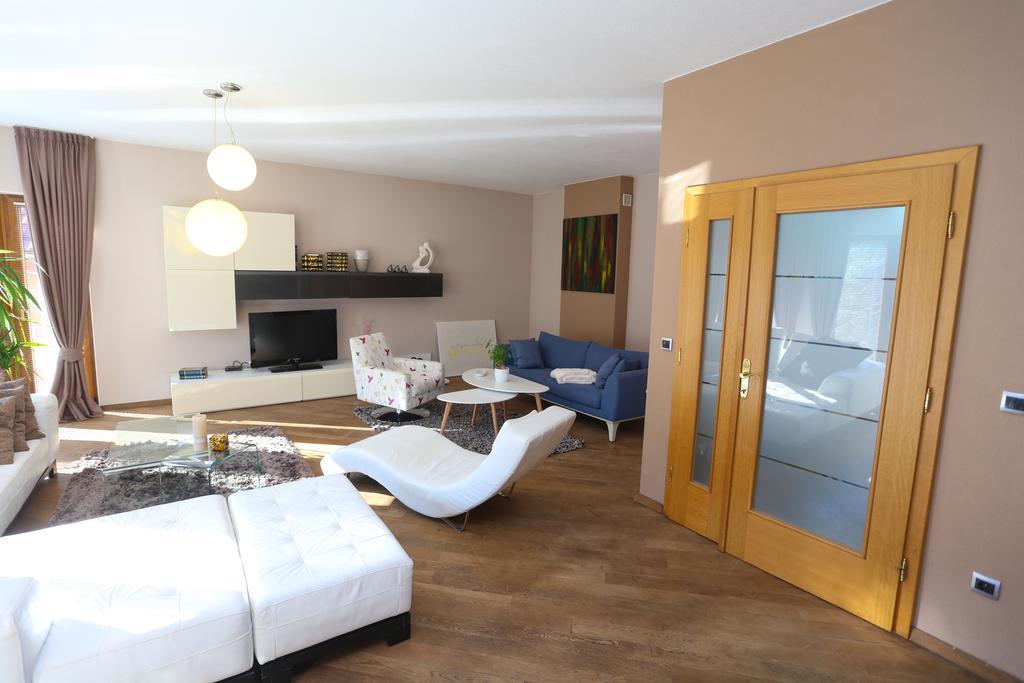 Farah Superior Apartments Bihać Buitenkant foto